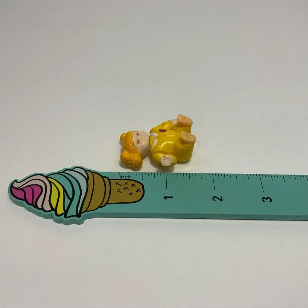 Vintage 1989 Funrise Micro Action Kids 09001 Baby Girl Yellow Figure 1.5” Toy - Picture 6 of 6